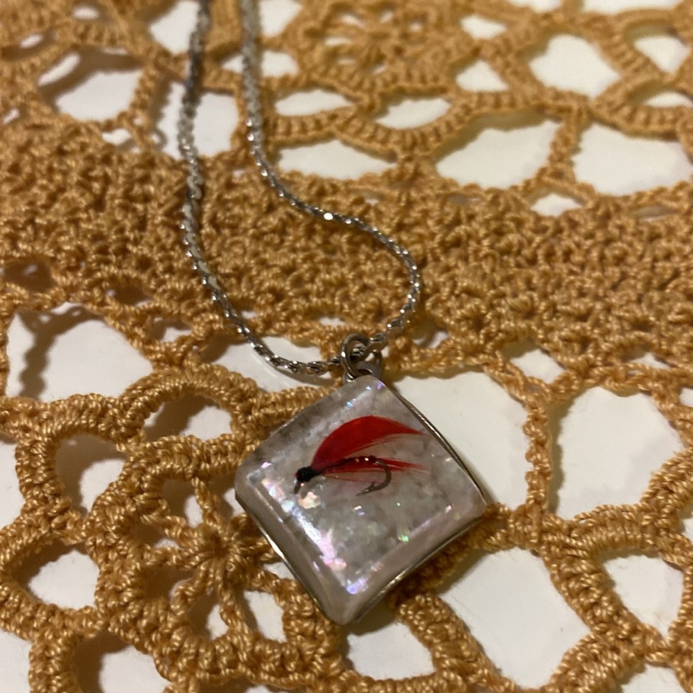 Rare signed Japan necklace with fishing lore pendant on silver tone chain - Picture 7 of 7